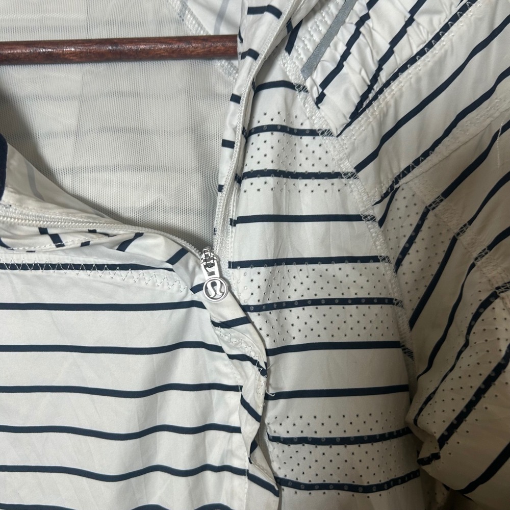 Lululemon Womens Striped Pullover Hoodie‎ Jacket Windbreaker Size M - Picture 5 of 6